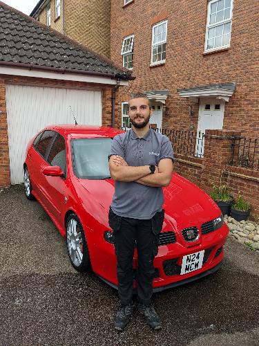 Seat Leon Cupra Machine Polish One beautifully crafted machine.Immaculate body work.Incredible speed and acceleration.Perfect from all angles.The car's alright too I guess!Seat Leon Cupra older than me, now looking better than the day it rolled out the factory!That's what we do.#detailing #detailingworld #detailinglife #detailingworldofficial #detailingaddicts #detailingdaily #detailinguk #carpetcleaning #carsofinstagram #carporn #carvaleting #carcare #hertfordshire #stevenage #valet #valeting #satisfying #steamclean#seat #seatleon #cupra